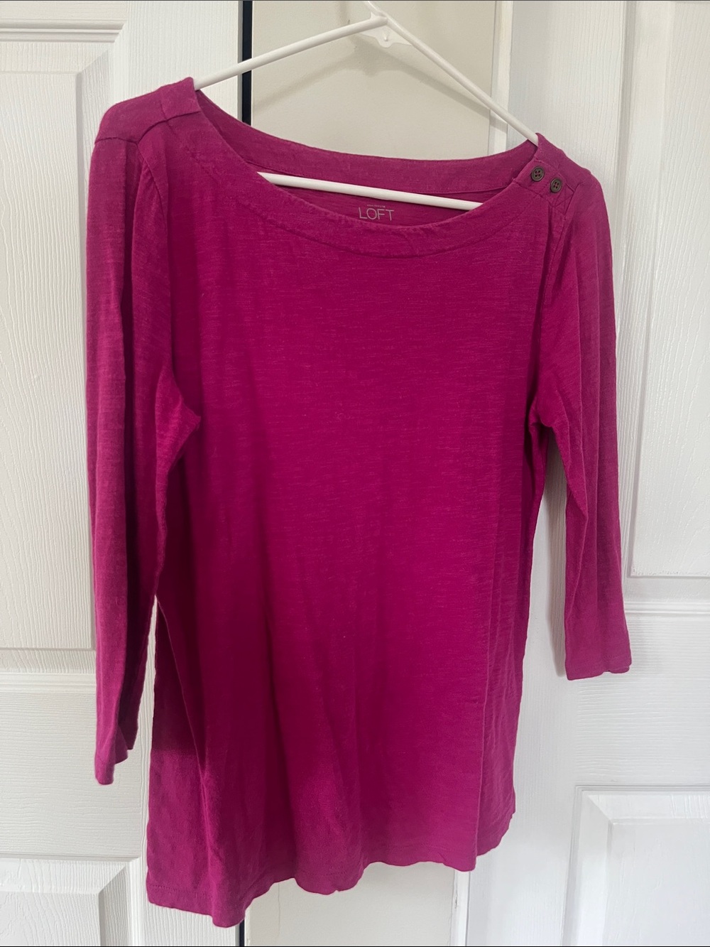 LOFT Magenta 3/4 Sleeve Tee Boatneck with Shoulder Buttons